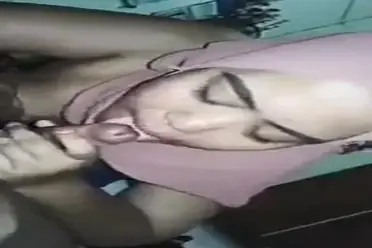 Jilbab Pink Kulum Kontol Ganas Sampai Basah Lumer HD
